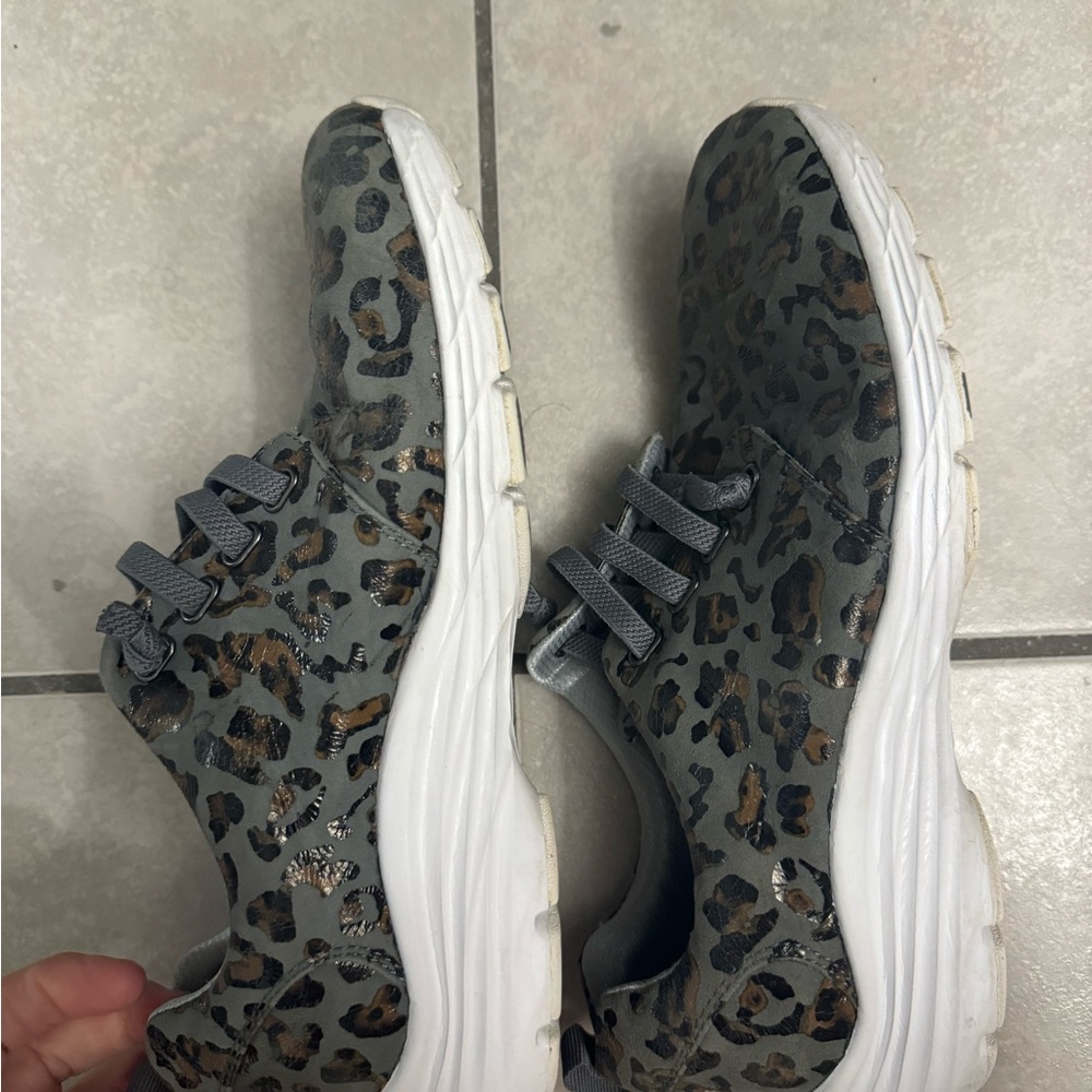 Lightly worn size 8 water proof leopard print shoes